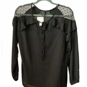 Black Long  Sleeves Modern Top Size Small